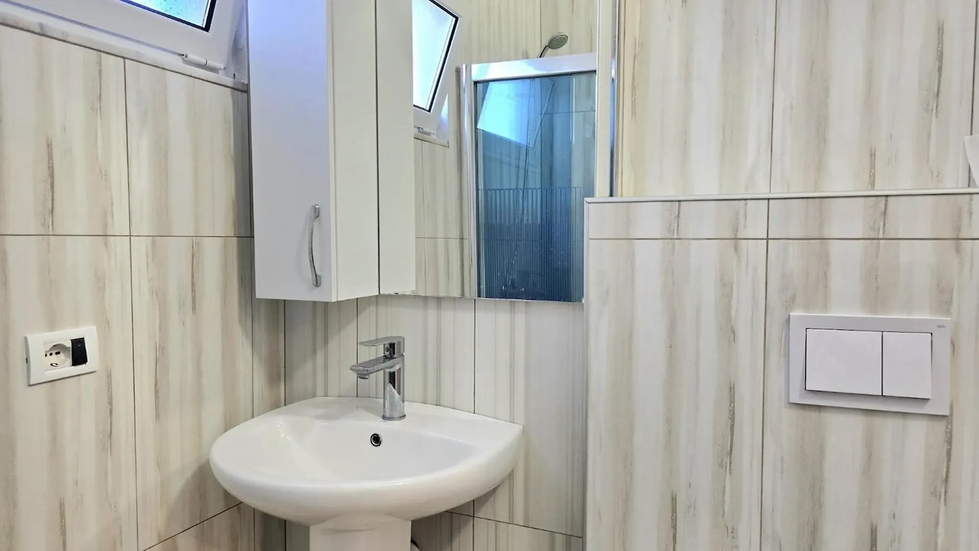 Bright Stay Near The Beach Durrës Apartmán