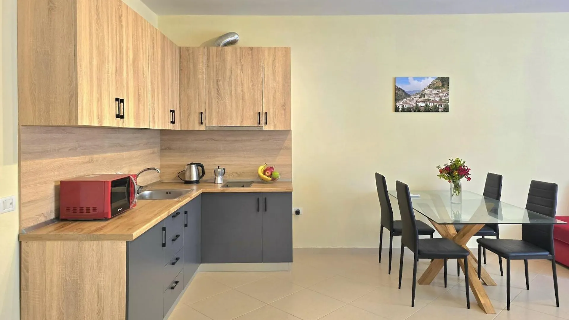 Bright Stay Near The Beach Durrës